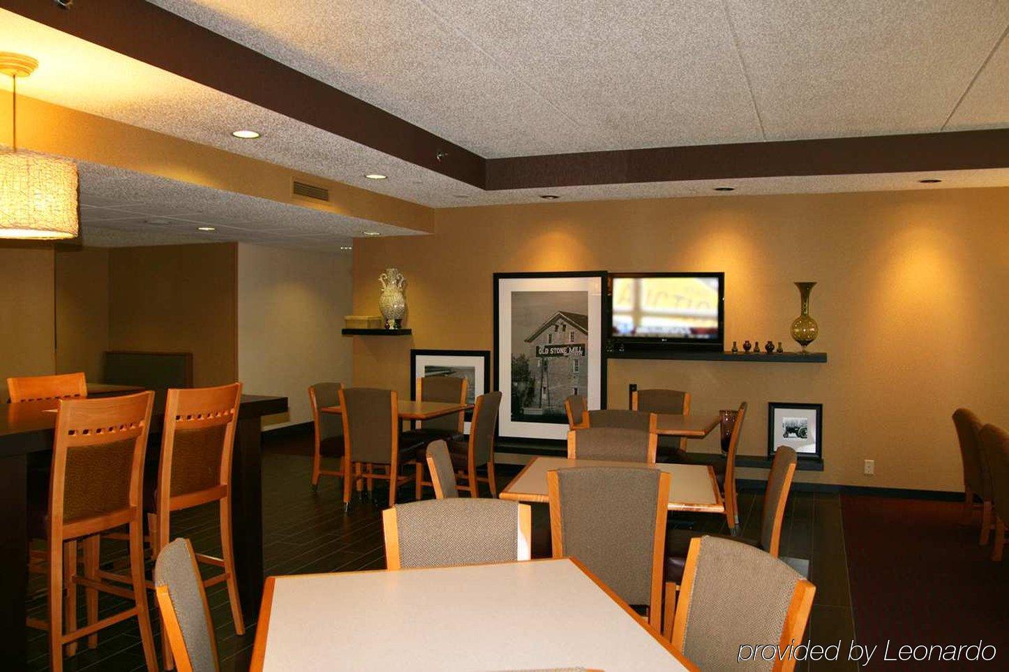 Spx Hotel Green Bay Restaurant photo