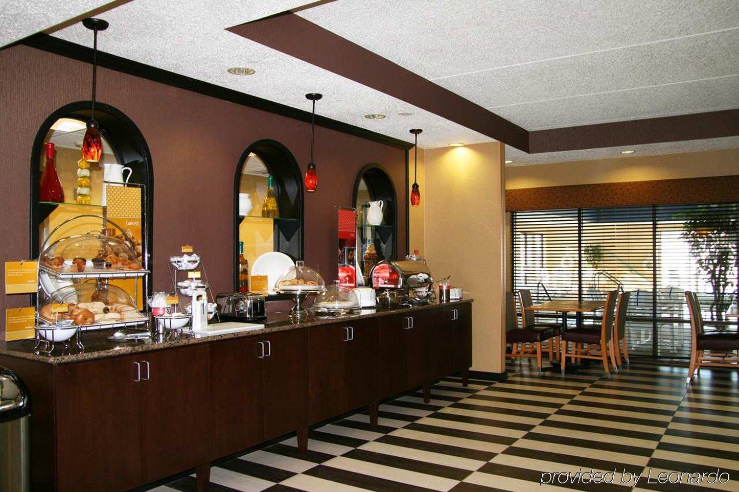 Spx Hotel Green Bay Restaurant photo